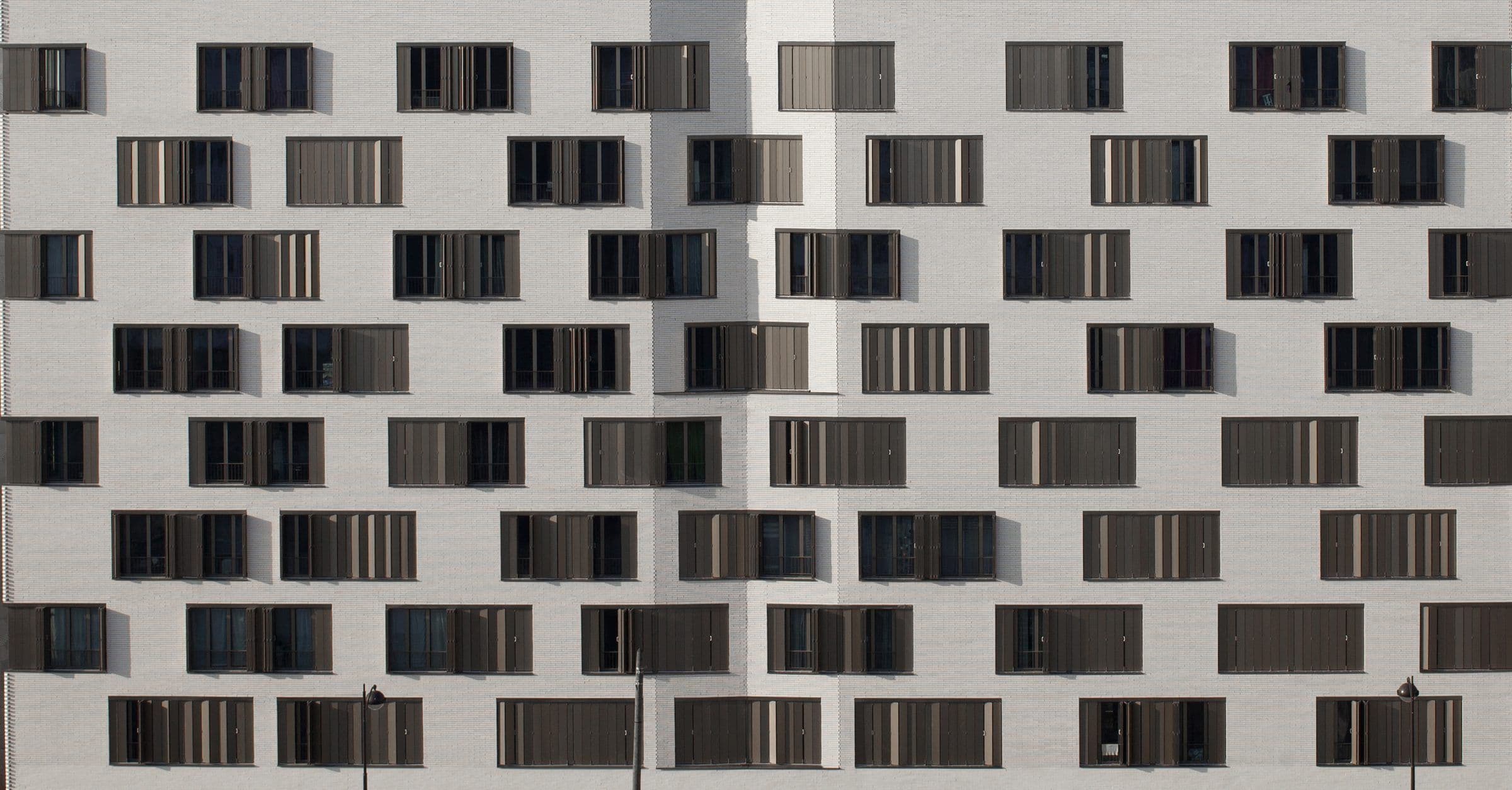 Volets, ouverts et fermés, fotografía de Olivier Maynard, serie Geometrías
